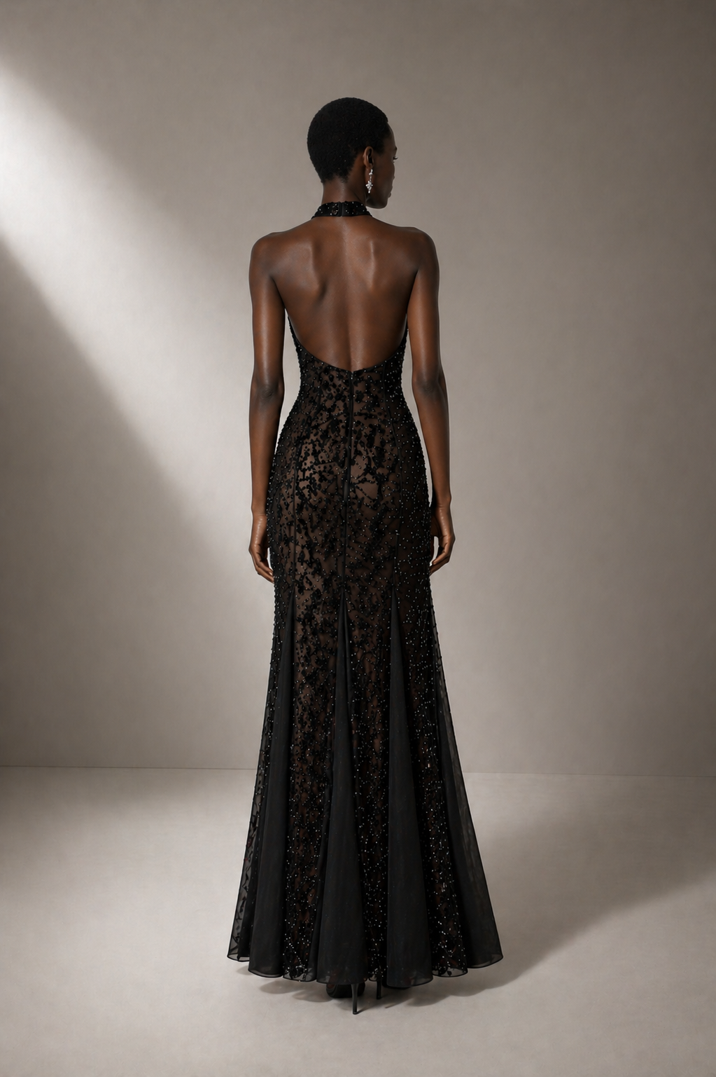Calista Pailletten-Neckholder-Kleid