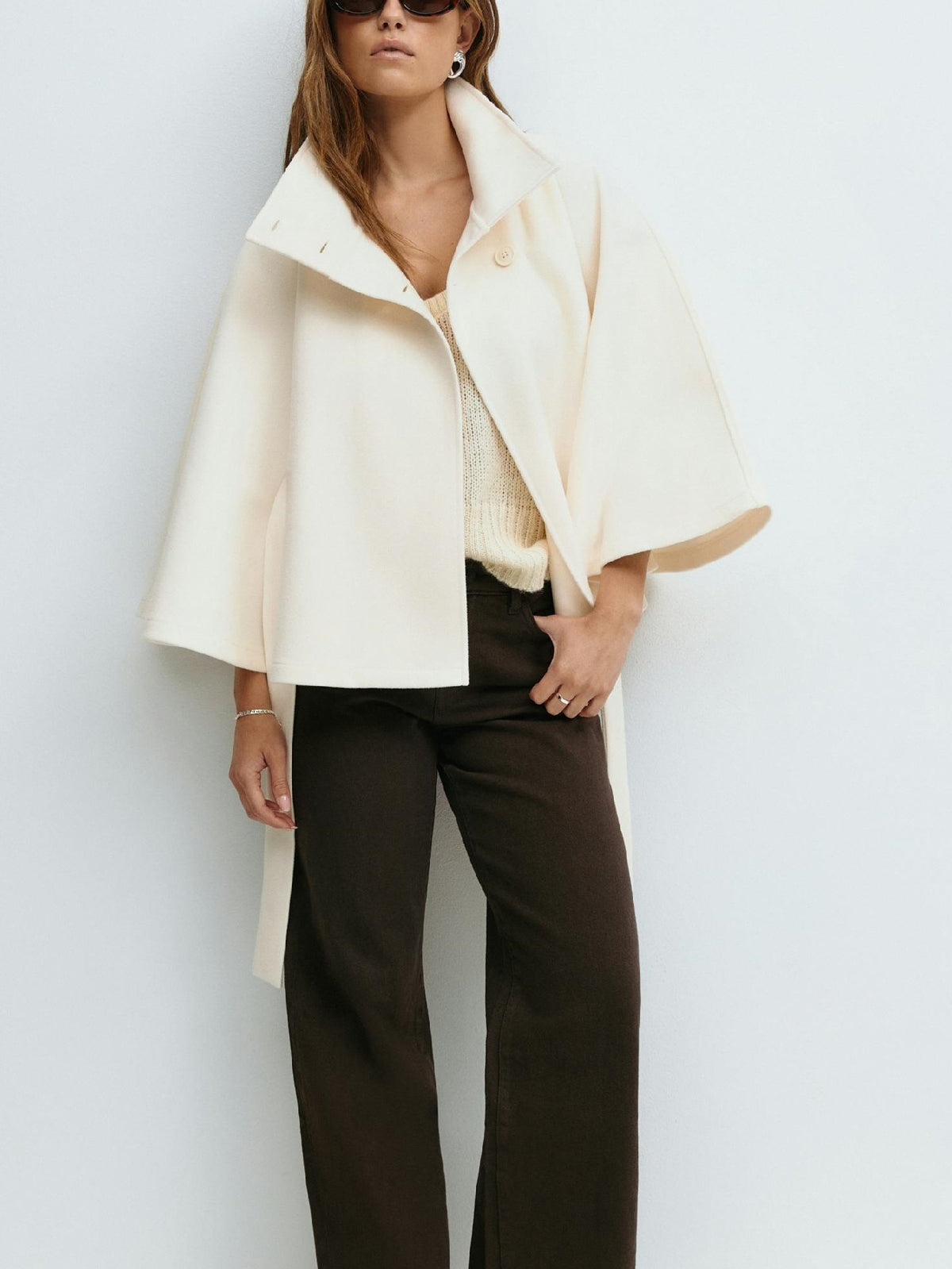 Elena-Cape-Mantel
