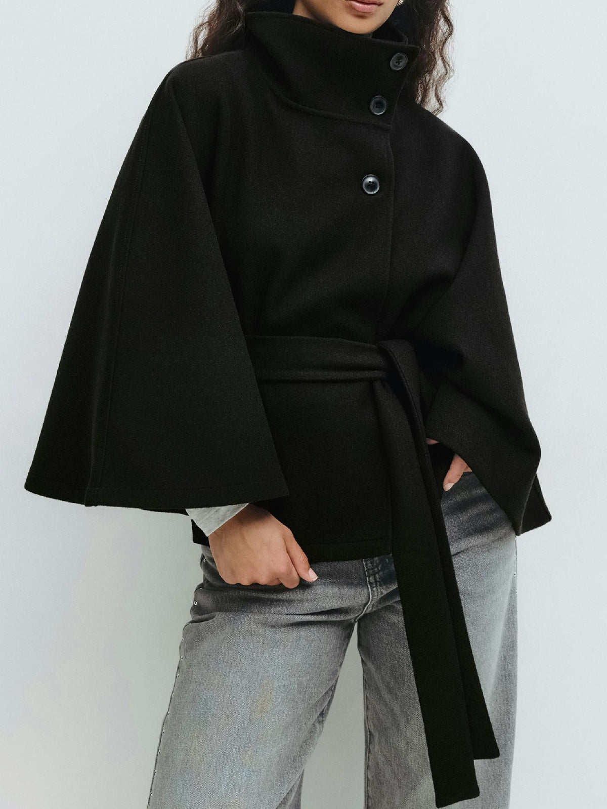 Elena-Cape-Mantel