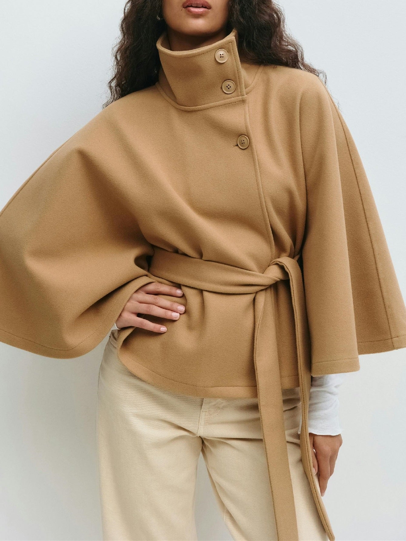 Elena-Cape-Mantel