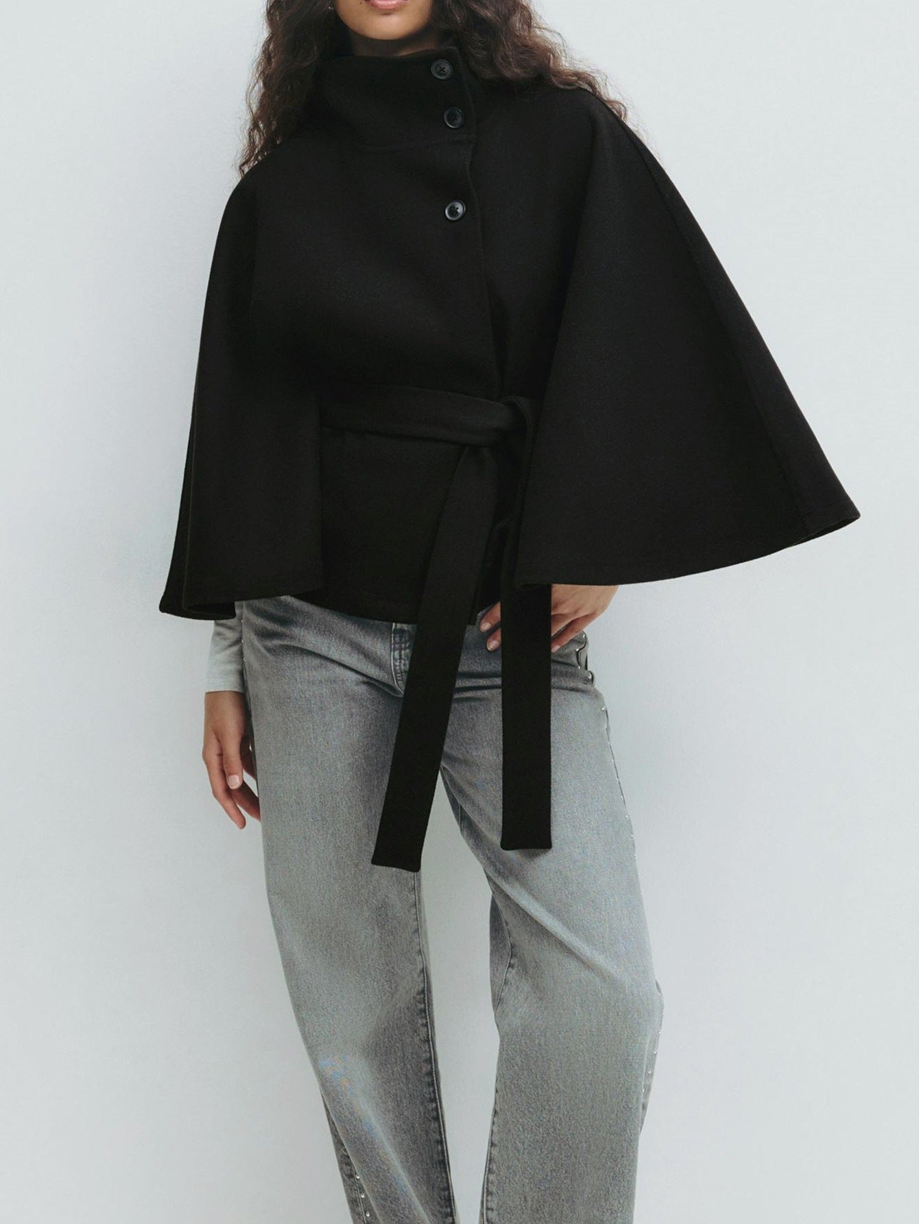 Elena-Cape-Mantel