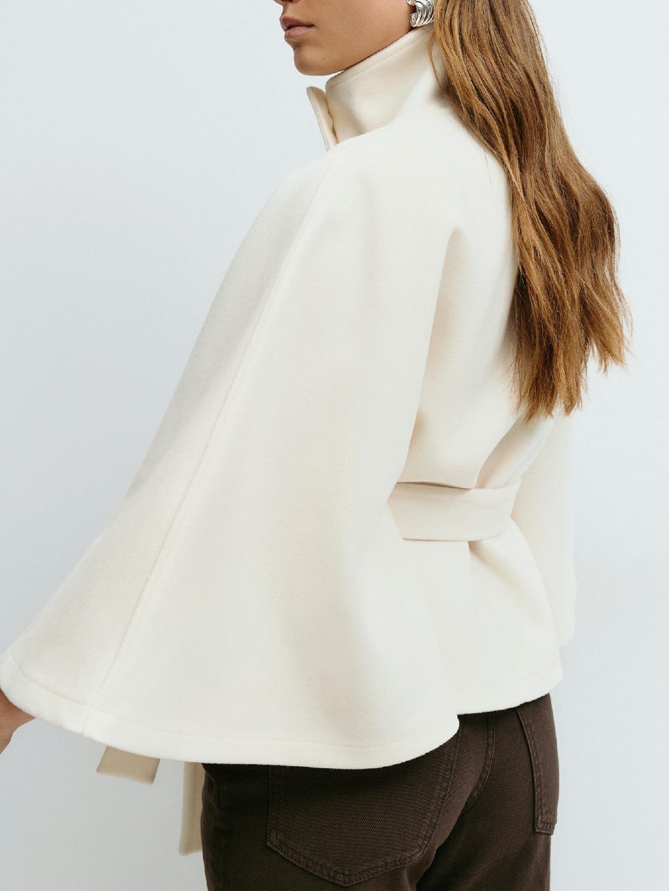 Elena-Cape-Mantel